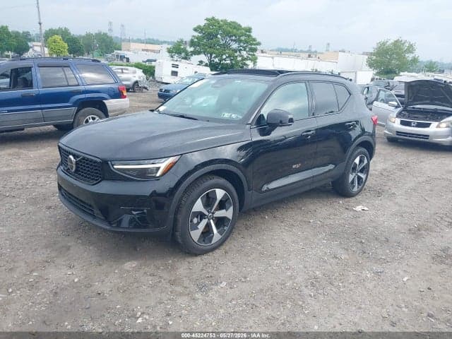 2025 VOLVO XC40 B5 PLUS DARK THEME 2