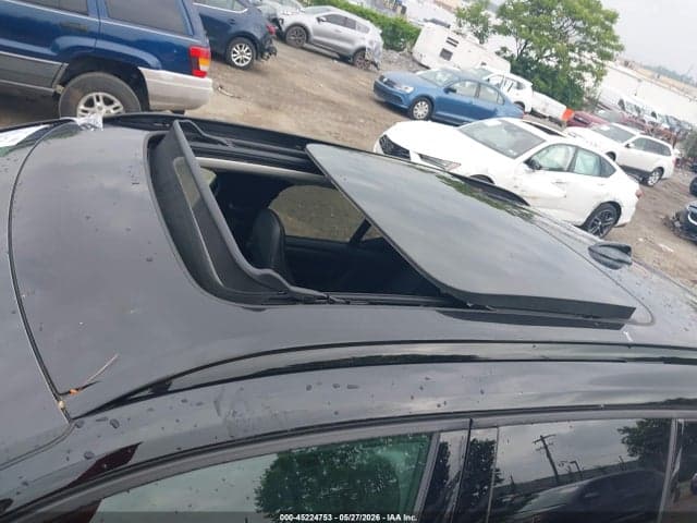2025 VOLVO XC40 B5 PLUS DARK THEME 6