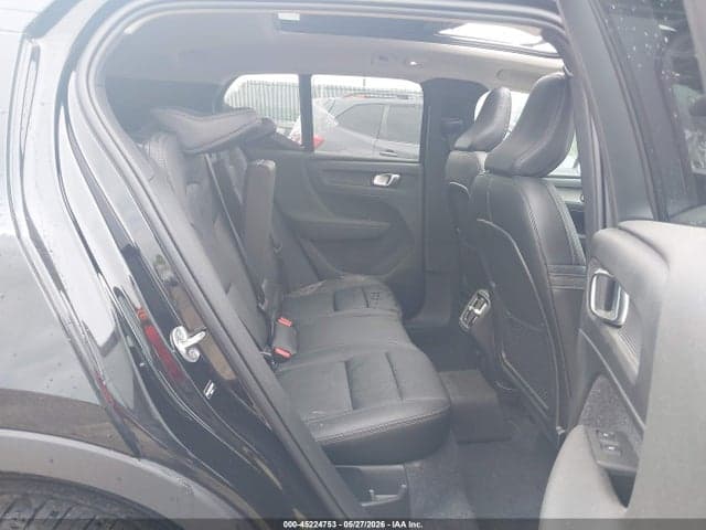 2025 VOLVO XC40 B5 PLUS DARK THEME 8