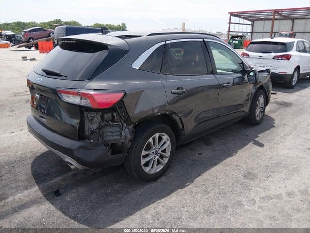 2020 FORD ESCAPE SE 4