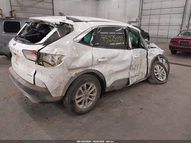 2022 FORD ESCAPE SE 4