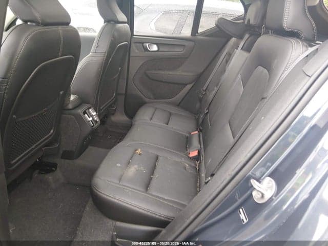 2026 VOLVO XC40 CORE, B5 AWD GAS (MILD HYBRID), DARK 8