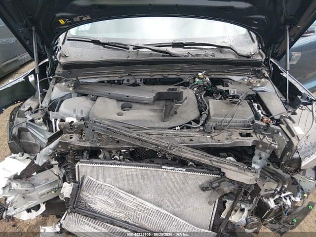 2026 VOLVO XC40 CORE, B5 AWD GAS (MILD HYBRID), DARK 10