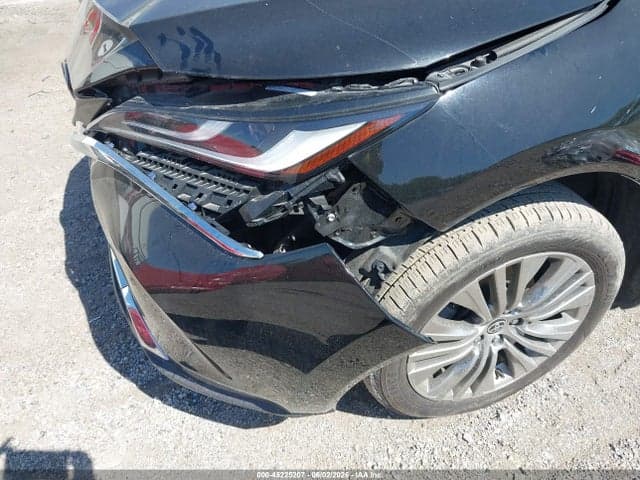 2021 TOYOTA VENZA XLE 6