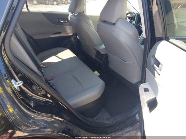 2021 TOYOTA VENZA XLE 8