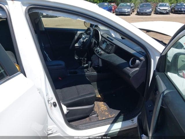 2017 TOYOTA RAV4 LE 5