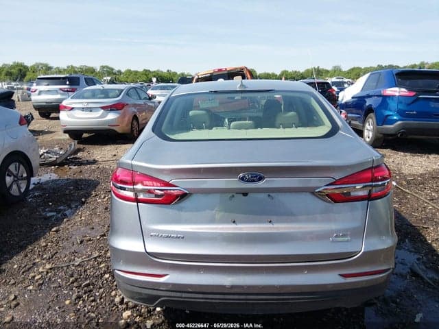 2020 FORD FUSION SE 17