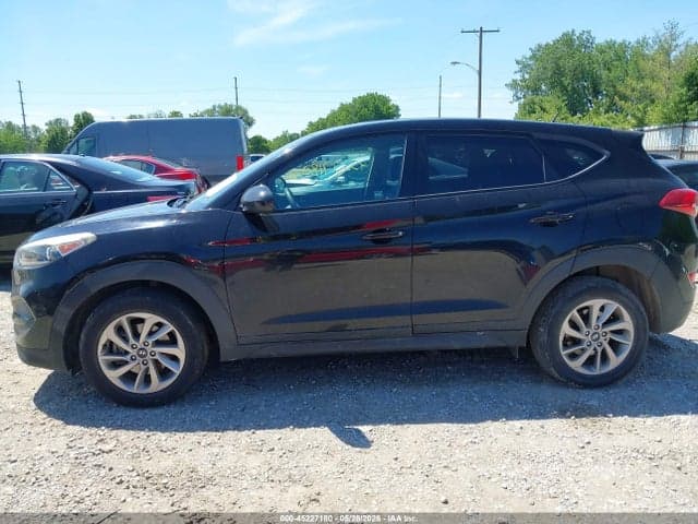 2017 HYUNDAI TUCSON SE 17