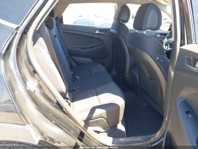 2017 HYUNDAI TUCSON SE 8