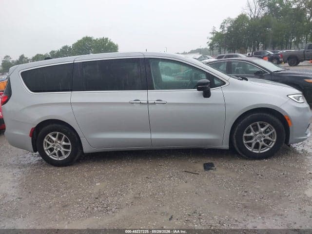 2024 CHRYSLER PACIFICA TOURING L 13