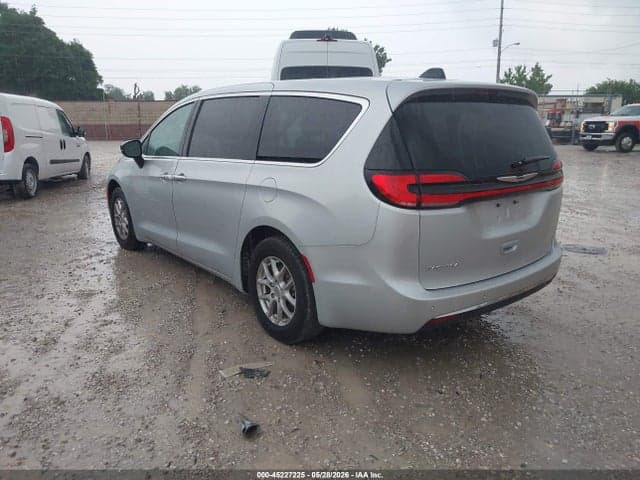 2024 CHRYSLER PACIFICA TOURING L 3