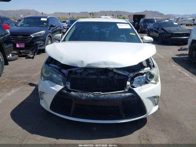 2016 TOYOTA CAMRY SE 12