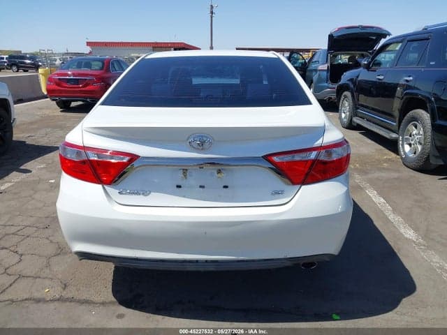 2016 TOYOTA CAMRY SE 16