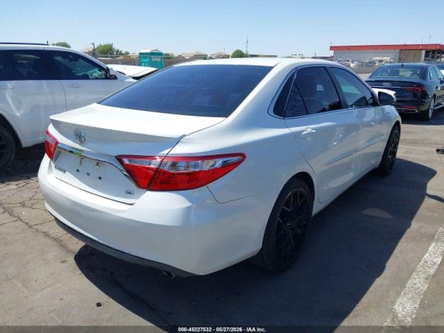2016 TOYOTA CAMRY SE 4