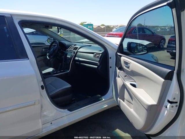 2016 TOYOTA CAMRY SE 5