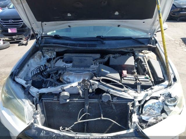 2016 TOYOTA CAMRY SE 10