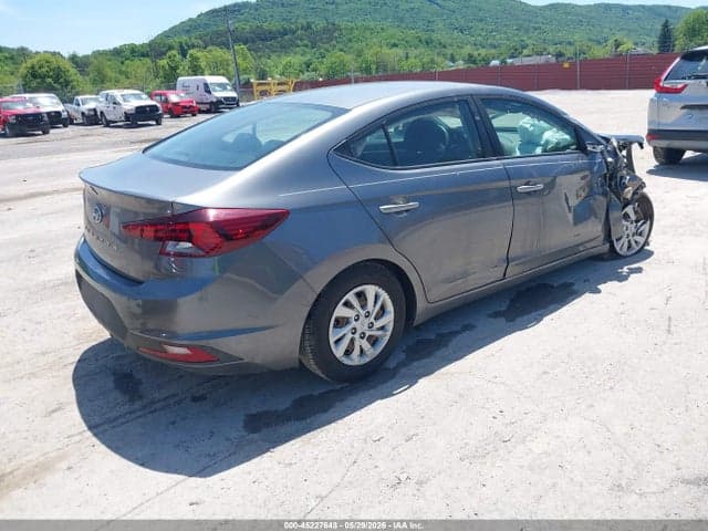 2020 HYUNDAI ELANTRA SE 4
