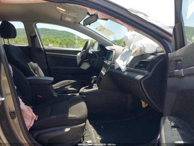 2020 HYUNDAI ELANTRA SE 5