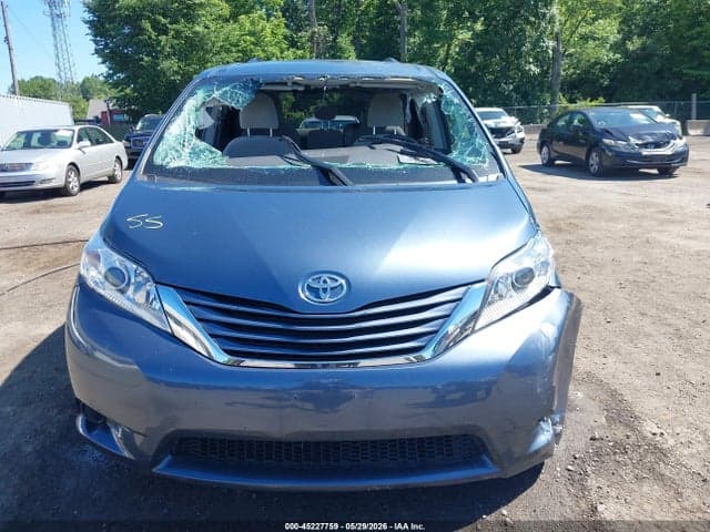 2017 TOYOTA SIENNA LE 8 PASSENGER 12