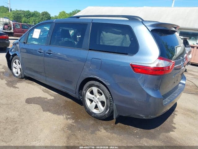 2017 TOYOTA SIENNA LE 8 PASSENGER 3
