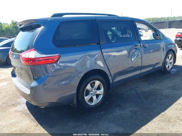 2017 TOYOTA SIENNA LE 8 PASSENGER 4