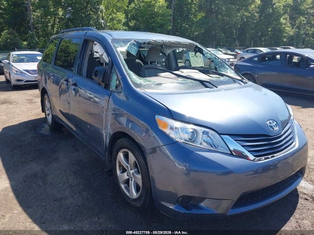 2017 TOYOTA SIENNA LE 8 PASSENGER 6