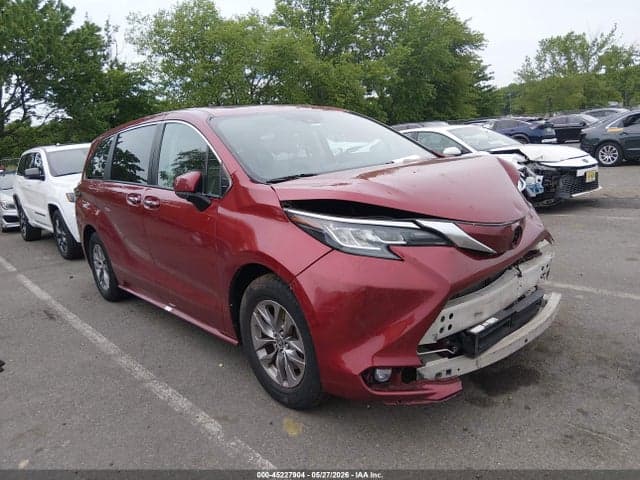 2021 TOYOTA SIENNA XLE - 1
