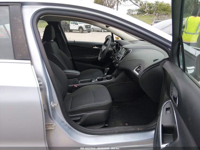 2017 CHEVROLET CRUZE LT AUTO 5