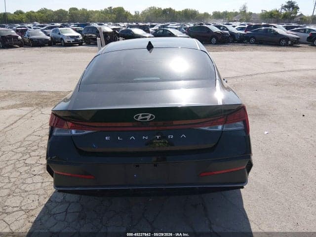 2024 HYUNDAI ELANTRA SEL 17