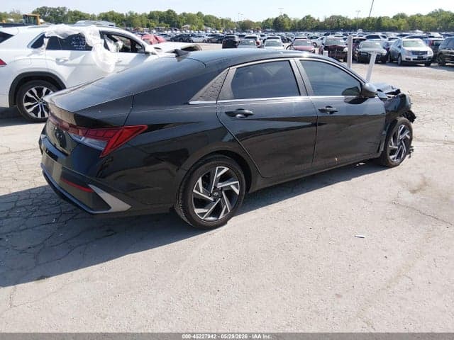 2024 HYUNDAI ELANTRA SEL 4