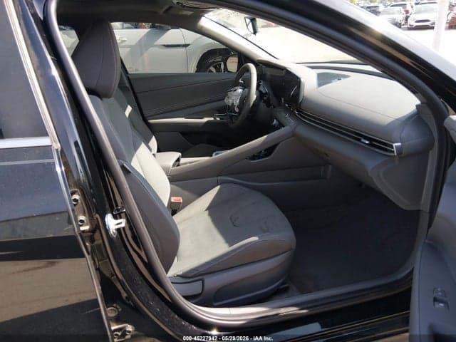 2024 HYUNDAI ELANTRA SEL 5
