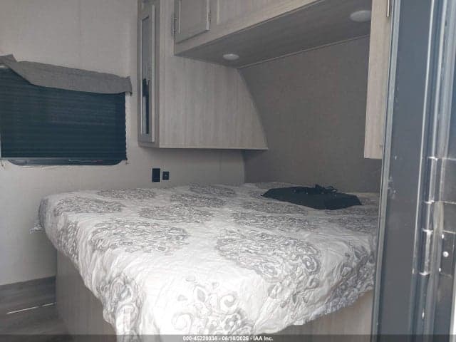 2022 COACHMEN CATALINA 5