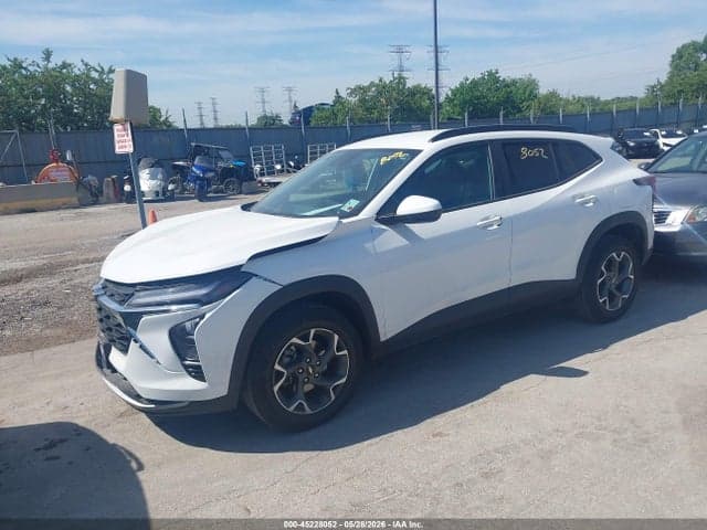 2024 CHEVROLET TRAX FWD LT 2