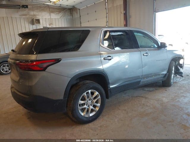 2023 CHEVROLET TRAVERSE AWD LS 4