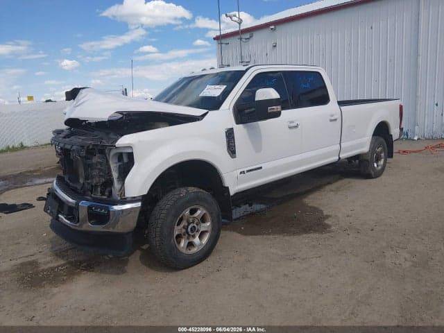 2022 FORD F-350 LARIAT 2