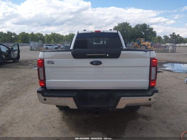 2022 FORD F-350 LARIAT 16