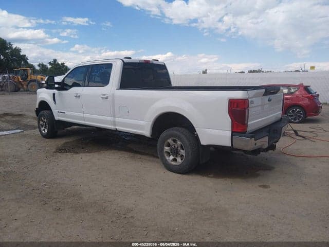 2022 FORD F-350 LARIAT 3