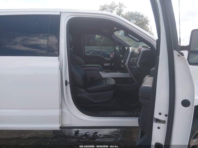2022 FORD F-350 LARIAT 5