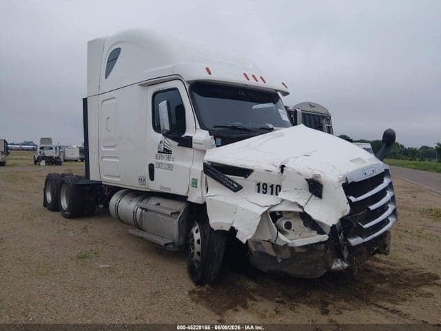 2020 FREIGHTLINER NEW CASCADIA 126 - 1