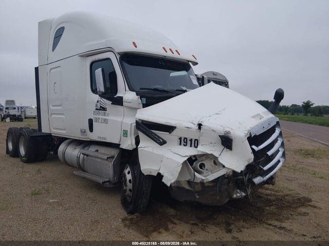2020 FREIGHTLINER NEW CASCADIA 126 12