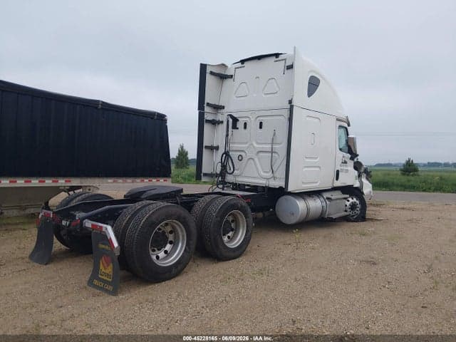 2020 FREIGHTLINER NEW CASCADIA 126 4