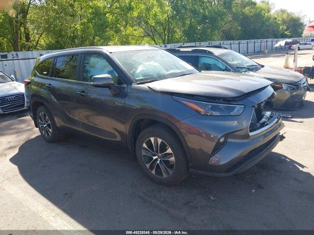 2025 TOYOTA HIGHLANDER XLE - 1