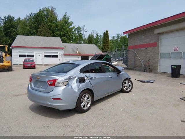 2017 CHEVROLET CRUZE LT AUTO 4
