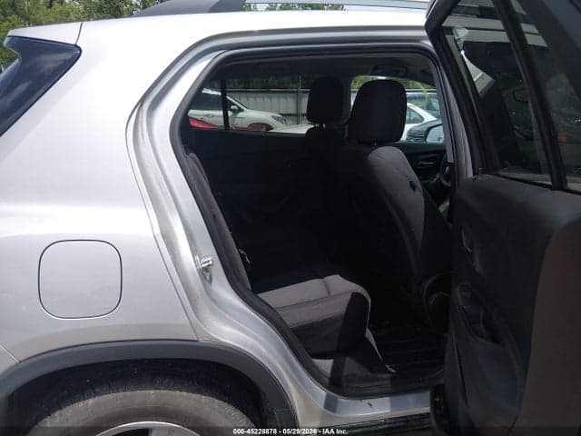 2017 CHEVROLET TRAX LT 8