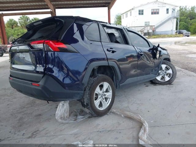 2020 TOYOTA RAV4 XLE 4