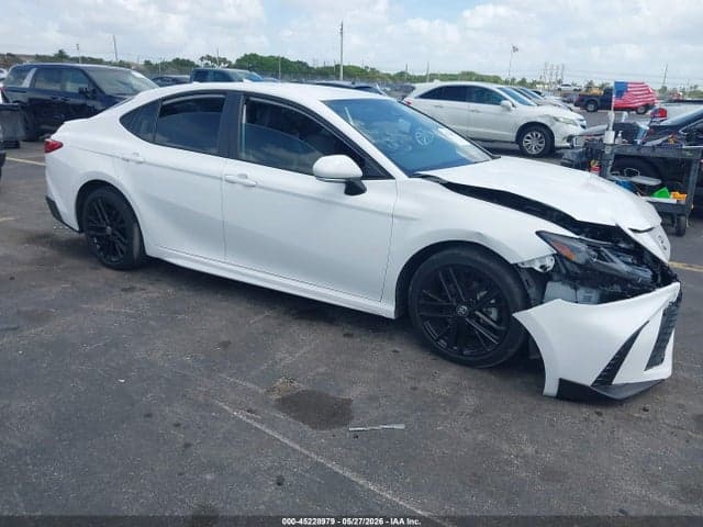 2025 TOYOTA CAMRY SE 1