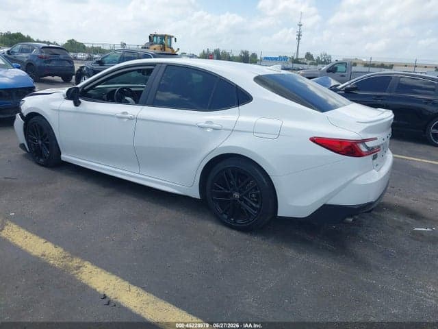 2025 TOYOTA CAMRY SE 3