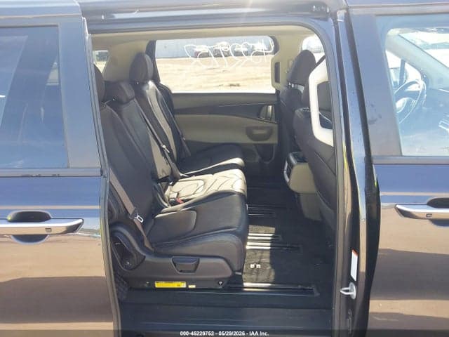 2025 KIA CARNIVAL MPV LXS 8