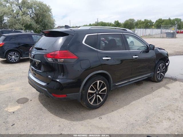 2017 NISSAN ROGUE SL 4