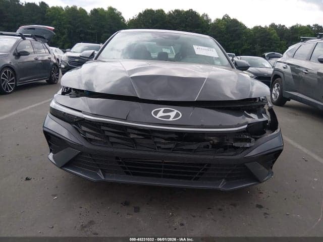 2024 HYUNDAI ELANTRA SE 13